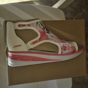 Jambu Floral Pink and White Sandals